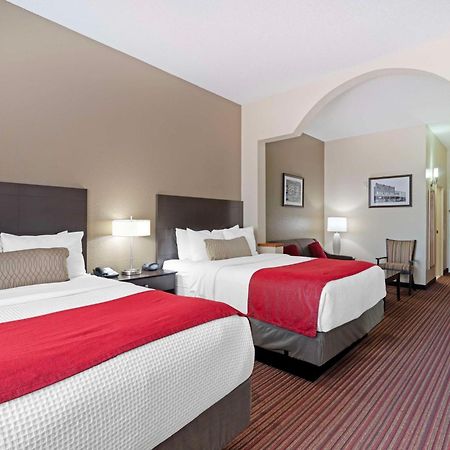 Best Western Plus Bradbury Inn And Suites Уэйкросс Экстерьер фото