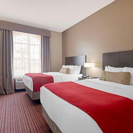 Best Western Plus Bradbury Inn And Suites Уэйкросс Экстерьер фото