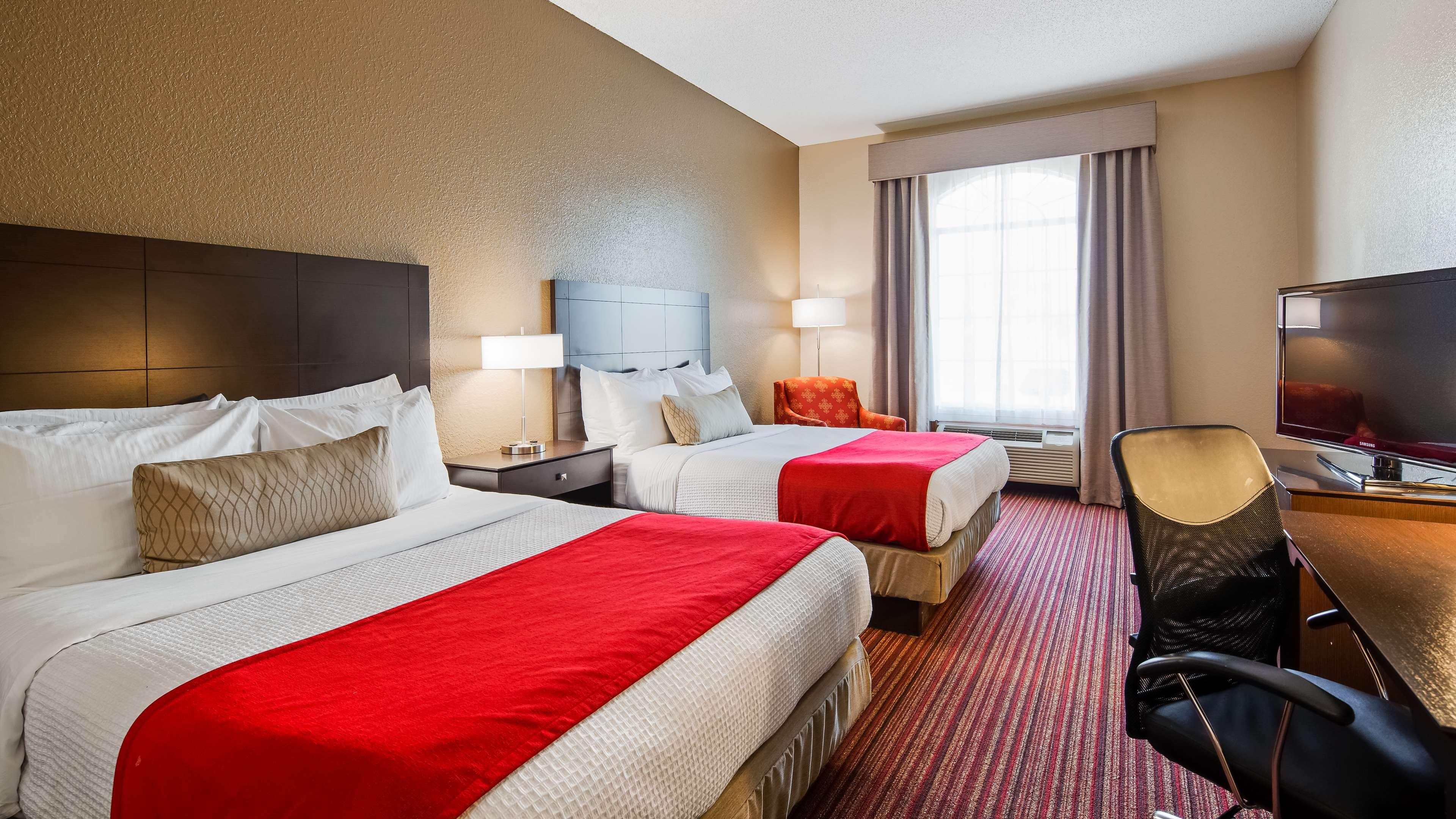 Best Western Plus Bradbury Inn And Suites Уэйкросс Экстерьер фото