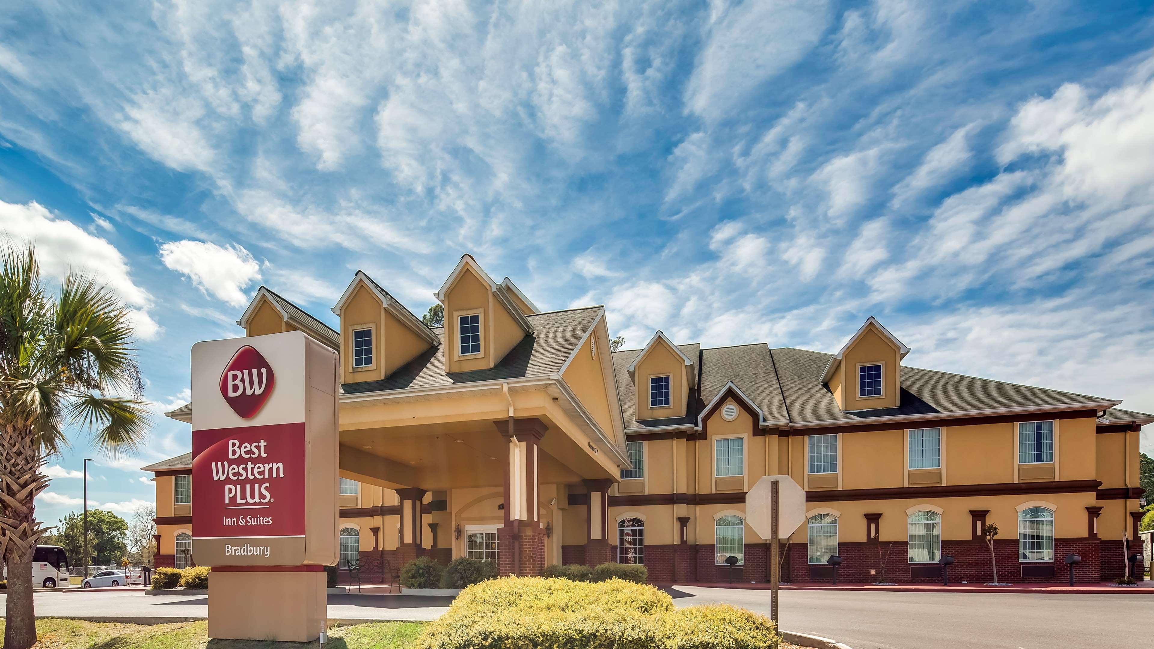 Best Western Plus Bradbury Inn And Suites Уэйкросс Экстерьер фото