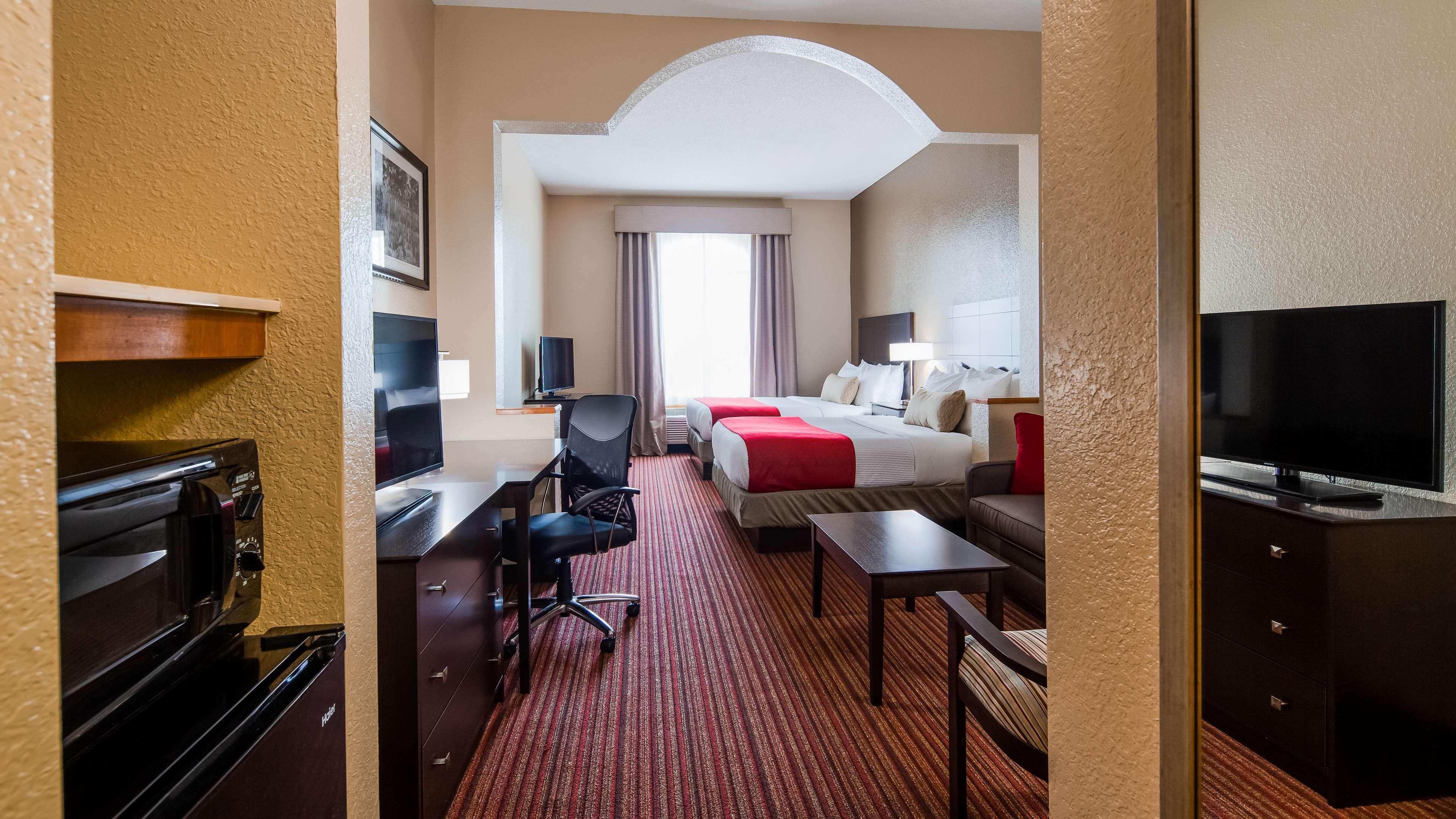 Best Western Plus Bradbury Inn And Suites Уэйкросс Экстерьер фото