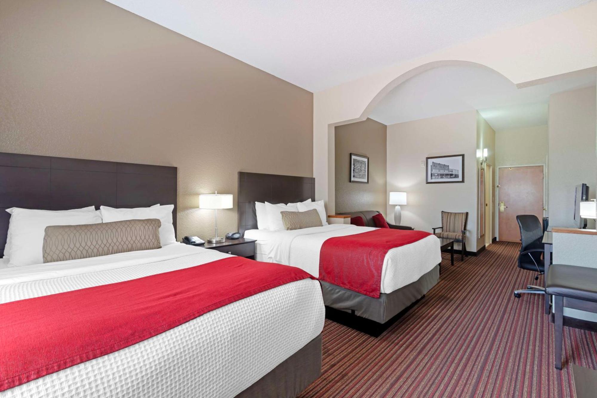 Best Western Plus Bradbury Inn And Suites Уэйкросс Экстерьер фото
