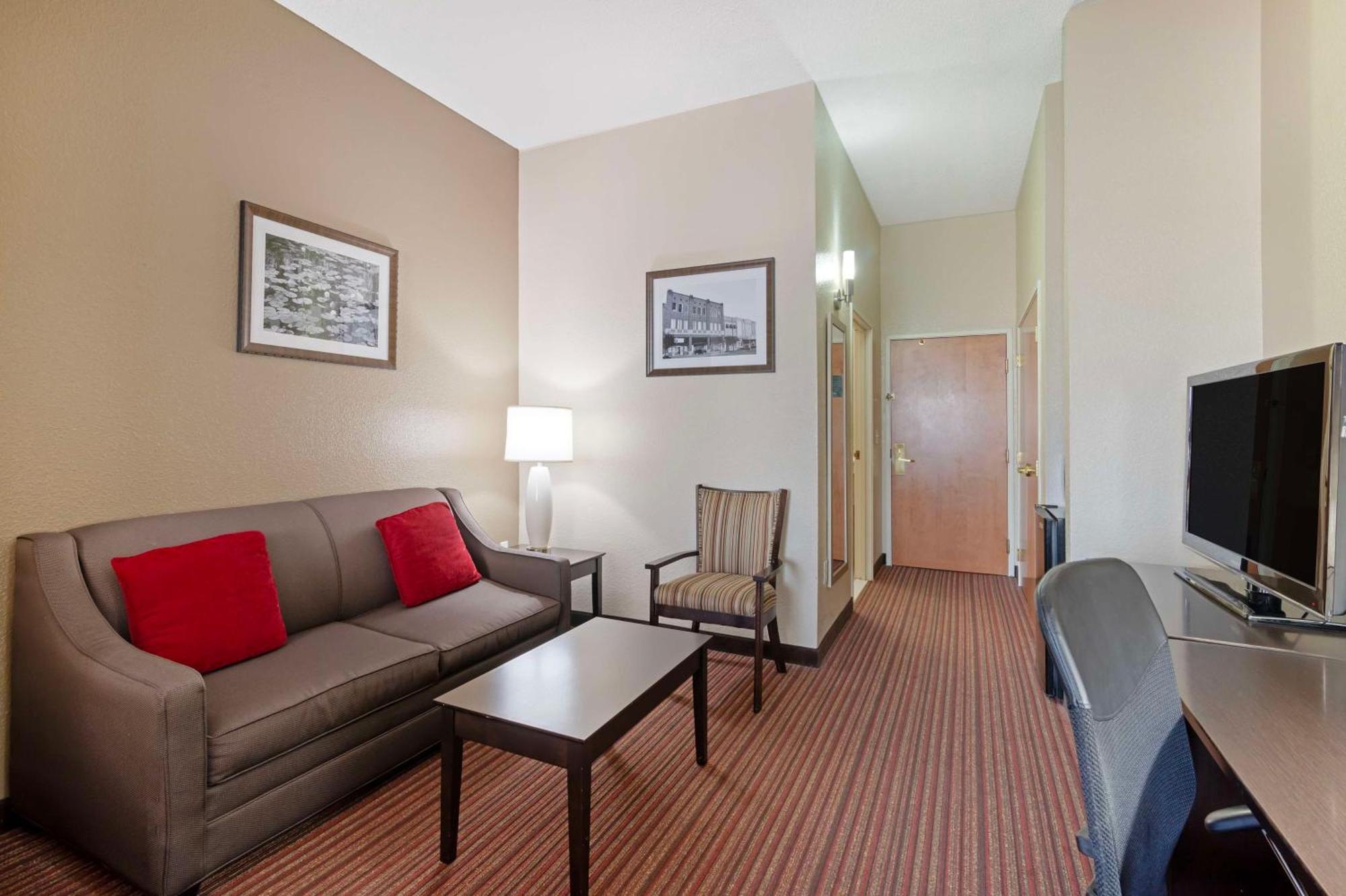 Best Western Plus Bradbury Inn And Suites Уэйкросс Экстерьер фото