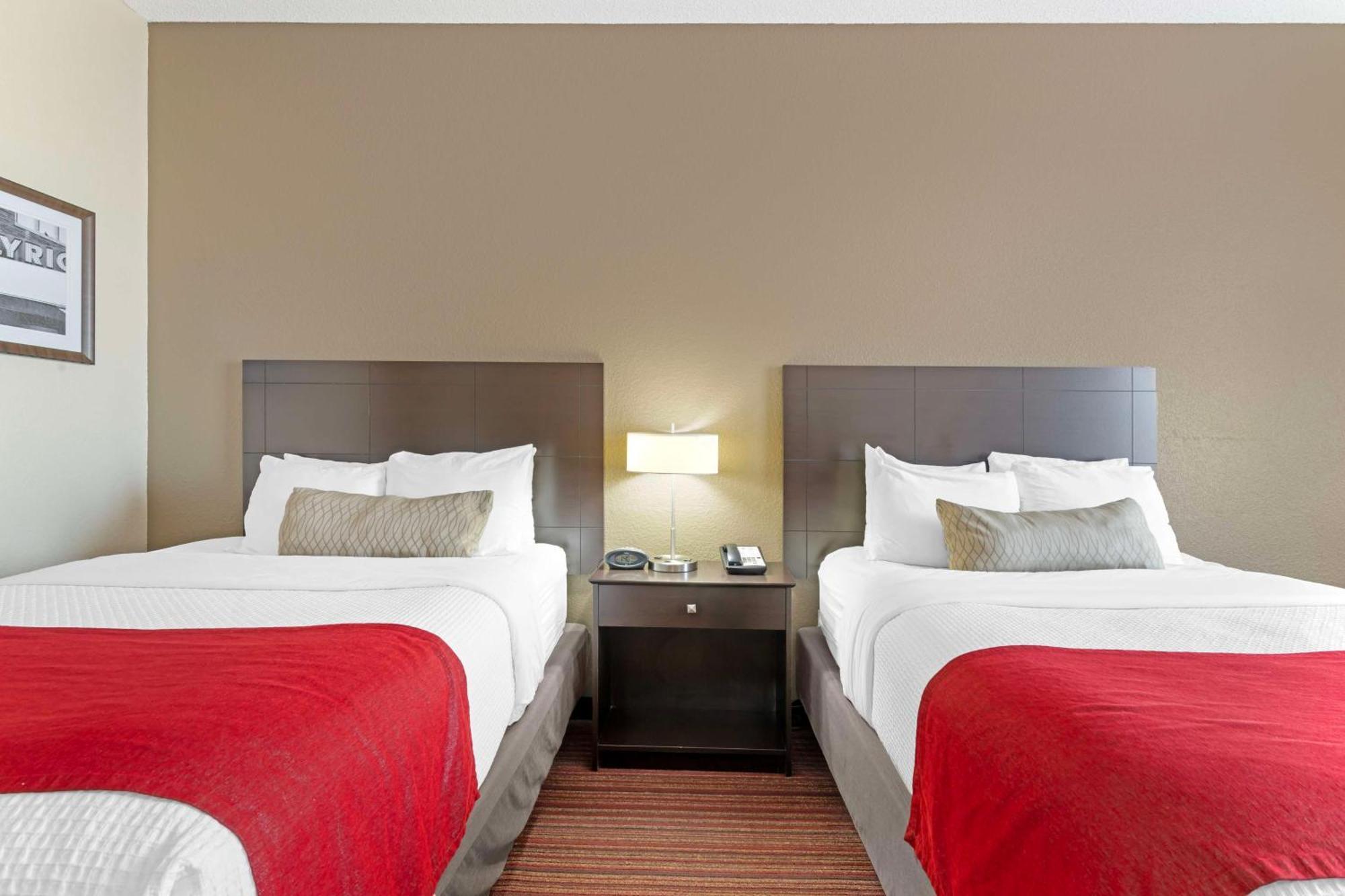 Best Western Plus Bradbury Inn And Suites Уэйкросс Экстерьер фото