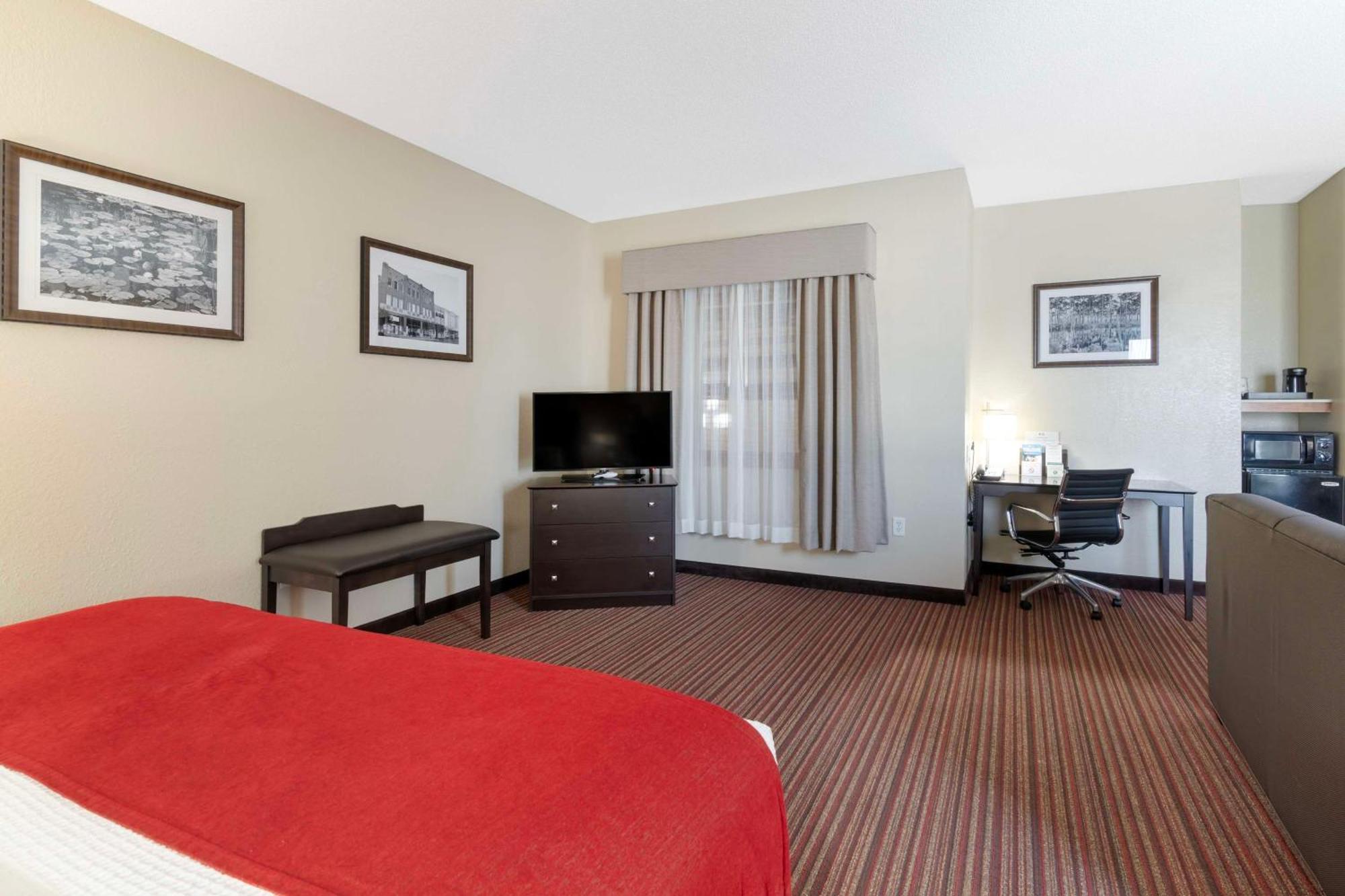 Best Western Plus Bradbury Inn And Suites Уэйкросс Экстерьер фото