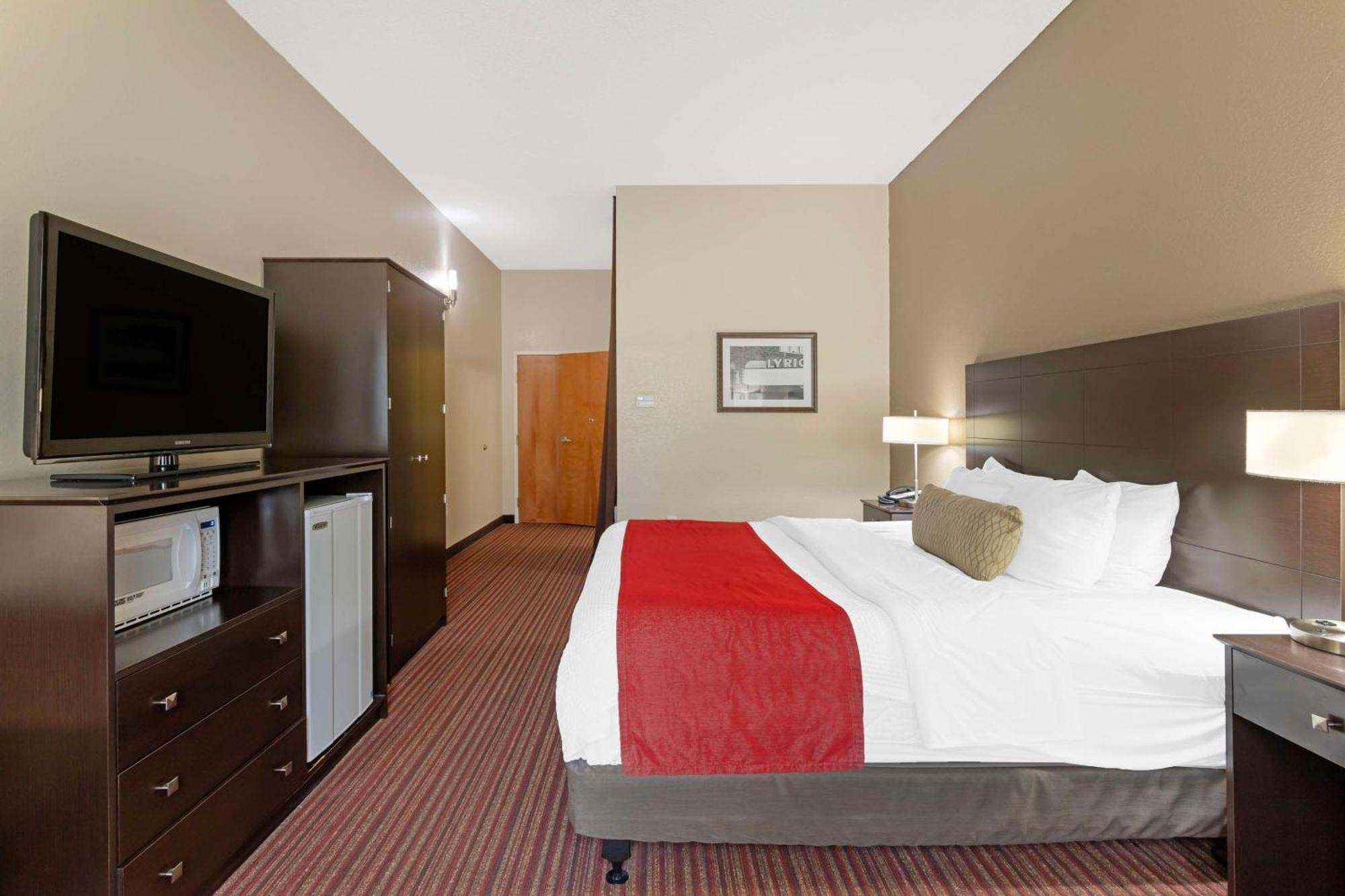 Best Western Plus Bradbury Inn And Suites Уэйкросс Экстерьер фото