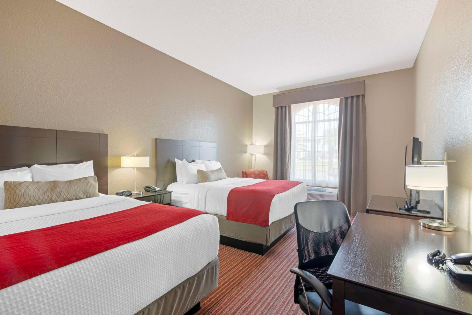 Best Western Plus Bradbury Inn And Suites Уэйкросс Экстерьер фото