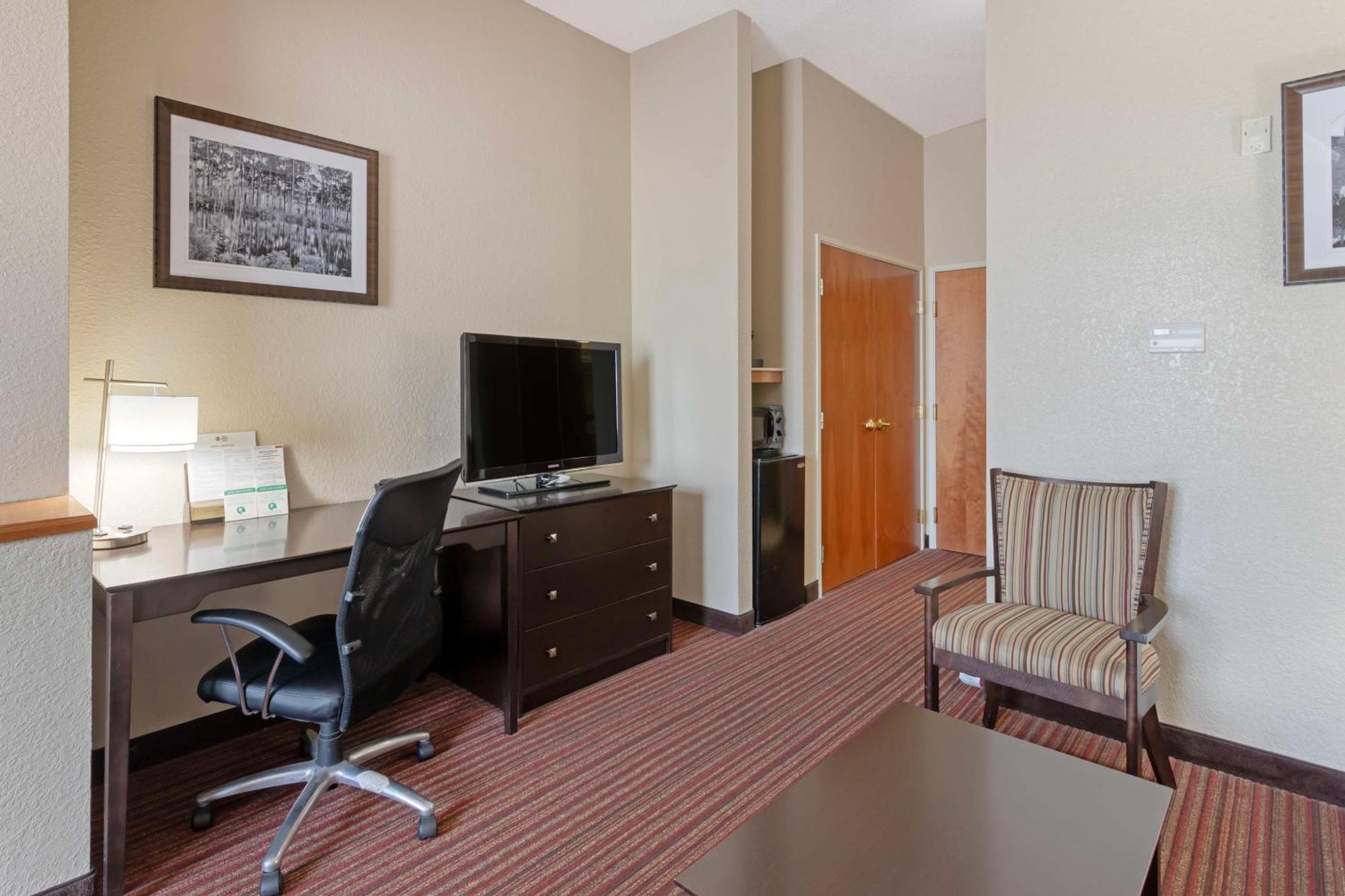 Best Western Plus Bradbury Inn And Suites Уэйкросс Экстерьер фото