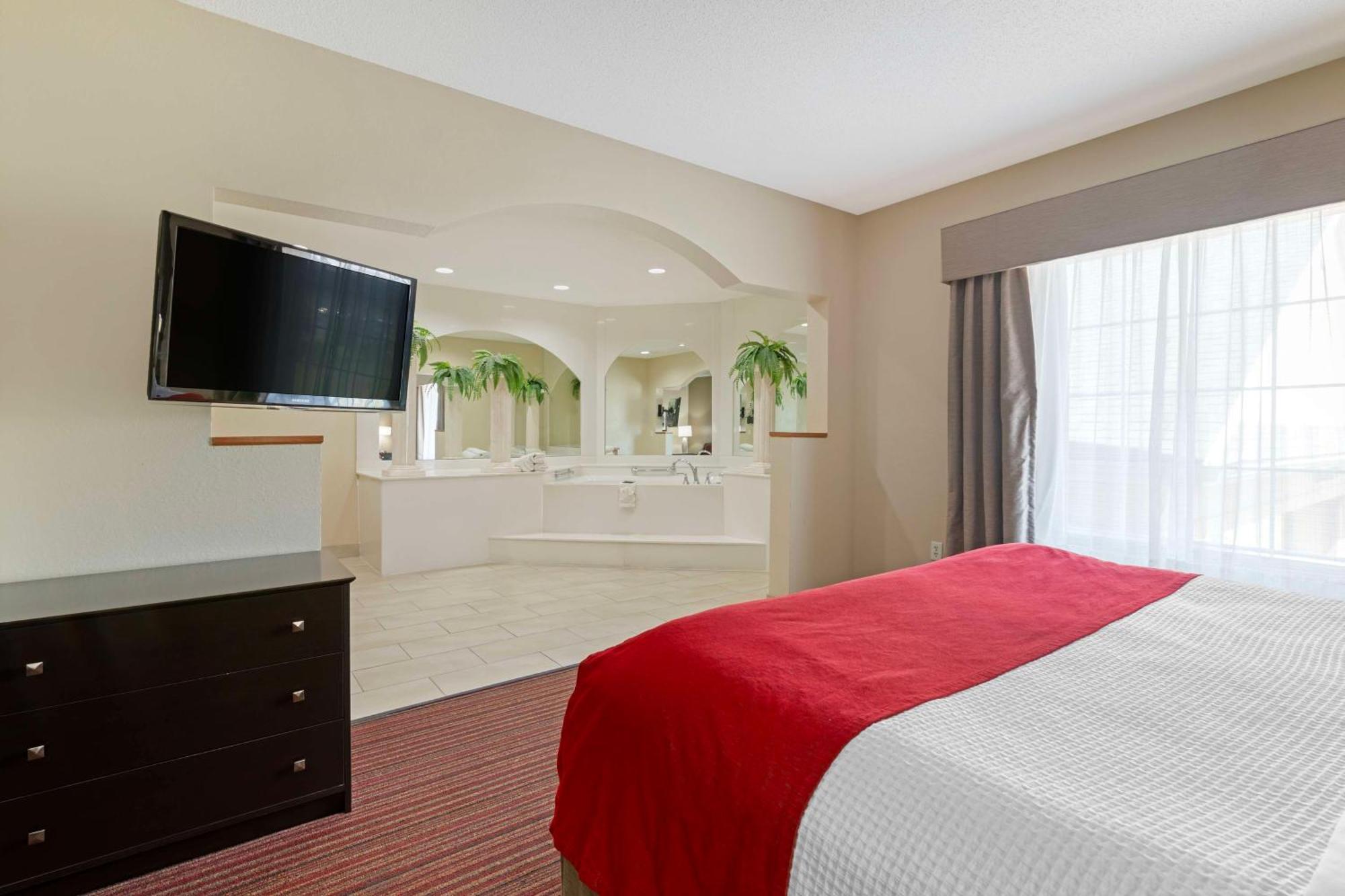Best Western Plus Bradbury Inn And Suites Уэйкросс Экстерьер фото