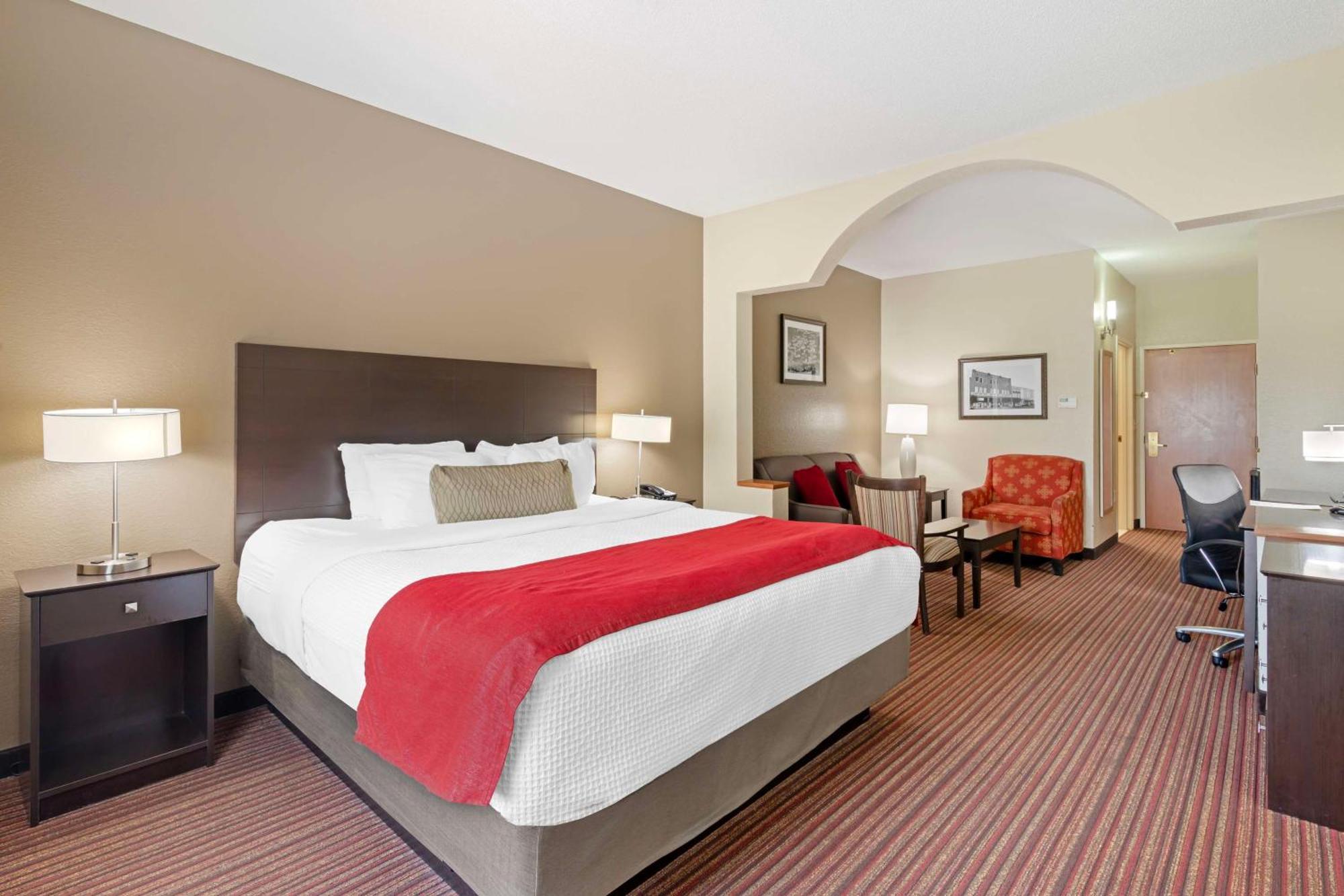 Best Western Plus Bradbury Inn And Suites Уэйкросс Экстерьер фото
