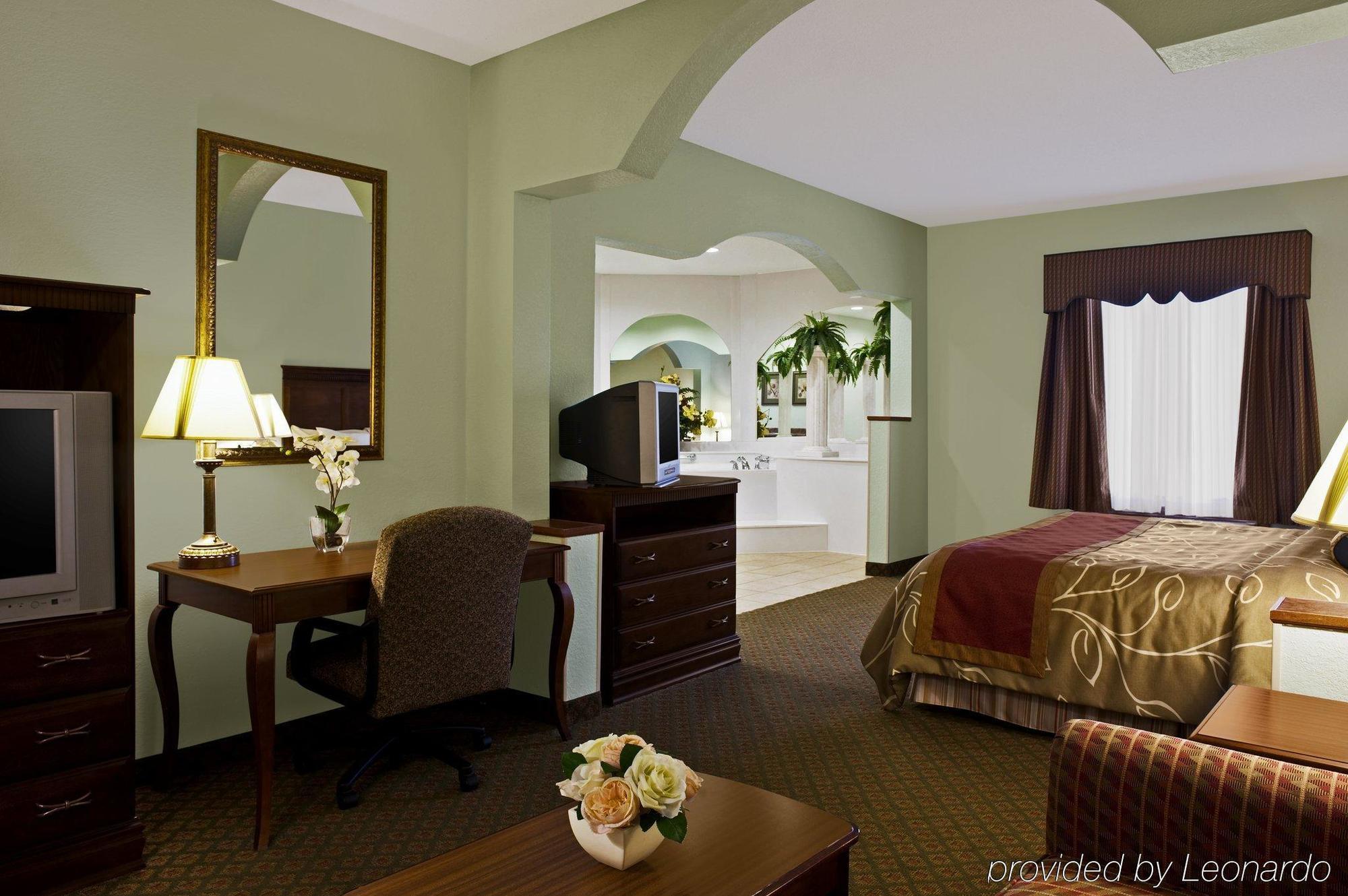 Best Western Plus Bradbury Inn And Suites Уэйкросс Номер фото